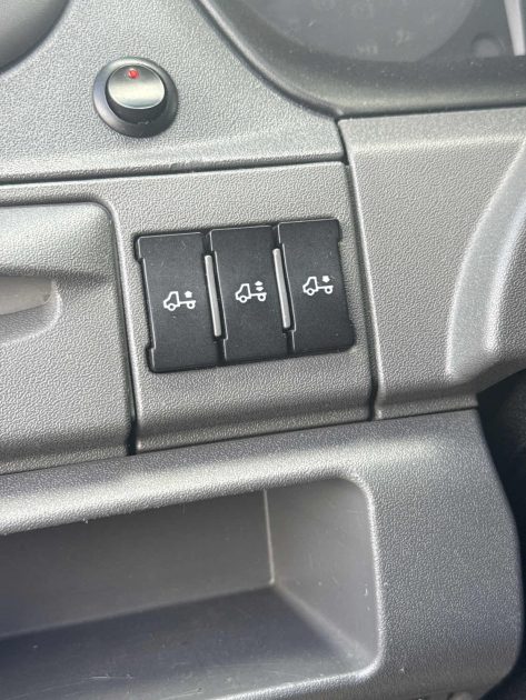 IVECO Daily 35S15 2.3 146ch 3pl CAMION AMENAGÉ / GALERIE DE TOIT / ATTELAGE