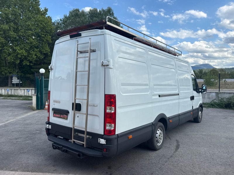IVECO Daily 35S15 2.3 146ch 3pl CAMION AMENAGÉ / GALERIE DE TOIT / ATTELAGE