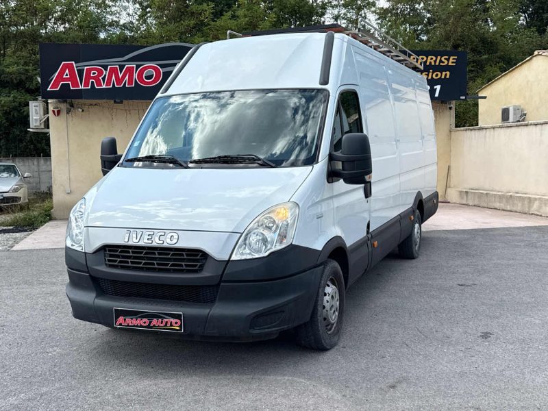 IVECO Daily 35S15 2.3 146ch 3pl CAMION AMENAGÉ / GALERIE DE TOIT / ATTELAGE