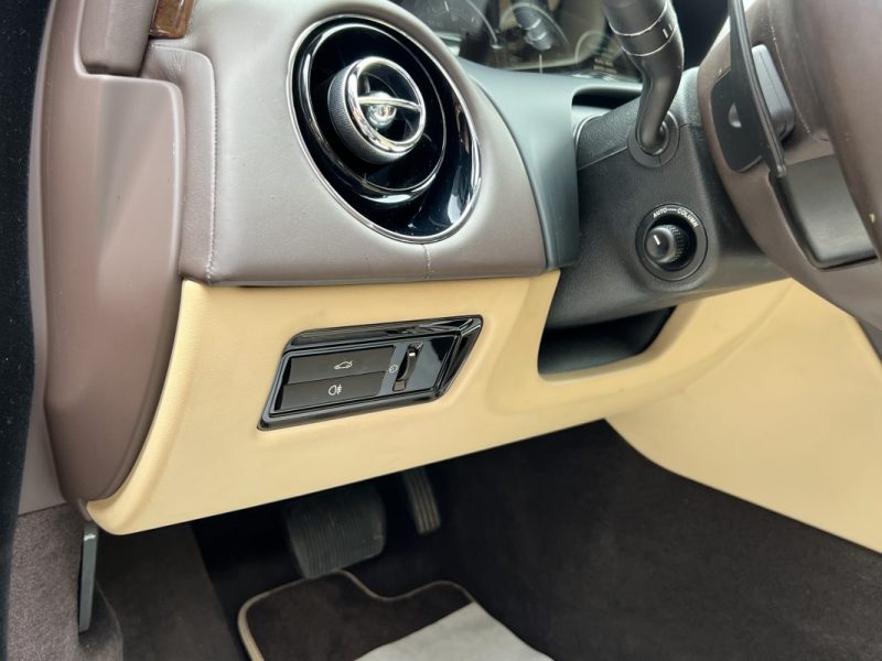 JAGUAR XJ 351 LUXE PREMIUM 3.0 V6 275 Cv BOITE AUTO CUIR TOIT OUVRANT 82 600 Kms - GARANTIE 1 AN