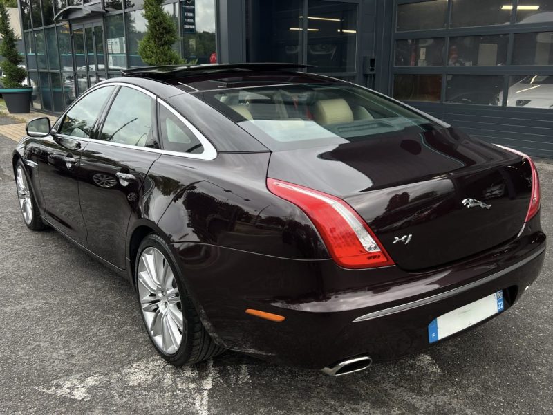 JAGUAR XJ 351 LUXE PREMIUM 3.0 V6 275 Cv BOITE AUTO CUIR TOIT OUVRANT 82 600 Kms - GARANTIE 1 AN