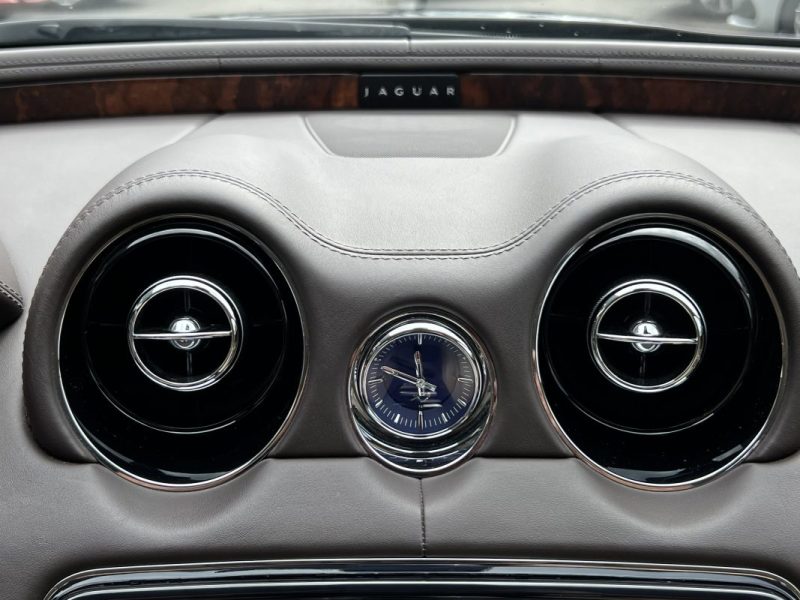 JAGUAR XJ 351 LUXE PREMIUM 3.0 V6 275 Cv BOITE AUTO CUIR TOIT OUVRANT 82 600 Kms - GARANTIE 1 AN