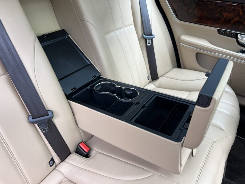 JAGUAR XJ 351 LUXE PREMIUM 3.0 V6 275 Cv BOITE AUTO CUIR TOIT OUVRANT 82 600 Kms - GARANTIE 1 AN