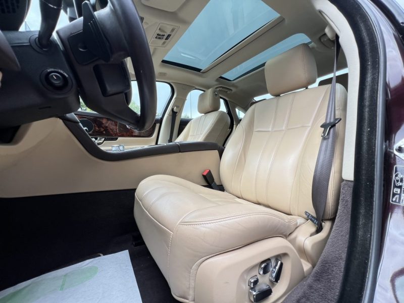 JAGUAR XJ 351 LUXE PREMIUM 3.0 V6 275 Cv BOITE AUTO CUIR TOIT OUVRANT 82 600 Kms - GARANTIE 1 AN