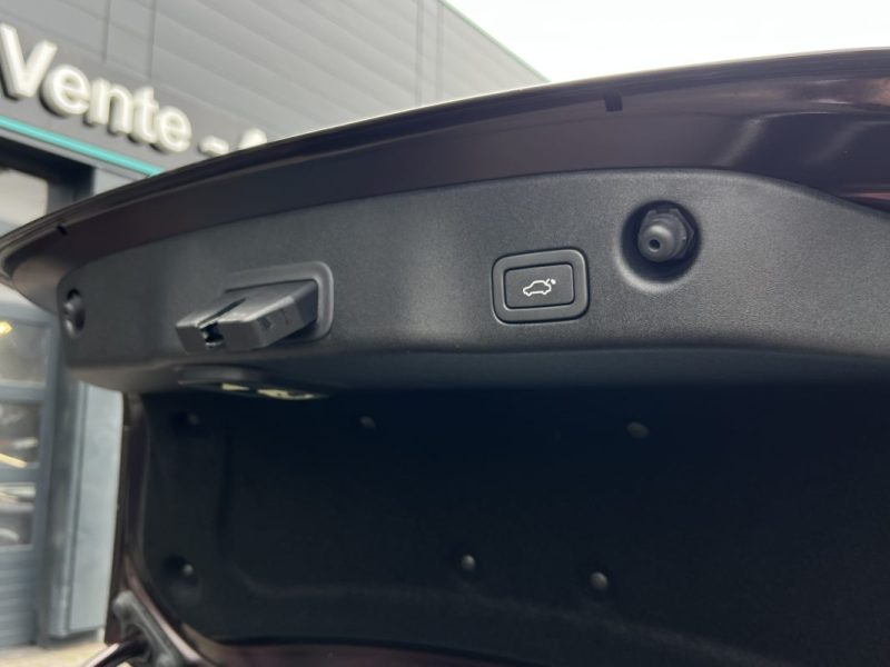 JAGUAR XJ 351 LUXE PREMIUM 3.0 V6 275 Cv BOITE AUTO CUIR TOIT OUVRANT 82 600 Kms - GARANTIE 1 AN