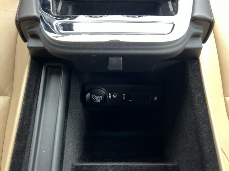 JAGUAR XJ 351 LUXE PREMIUM 3.0 V6 275 Cv BOITE AUTO CUIR TOIT OUVRANT 82 600 Kms - GARANTIE 1 AN