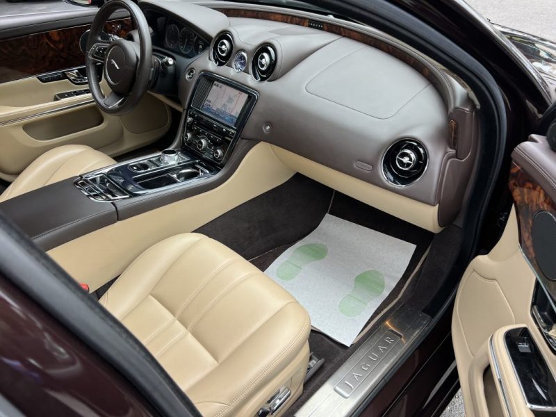 JAGUAR XJ 351 LUXE PREMIUM 3.0 V6 275 Cv BOITE AUTO CUIR TOIT OUVRANT 82 600 Kms - GARANTIE 1 AN