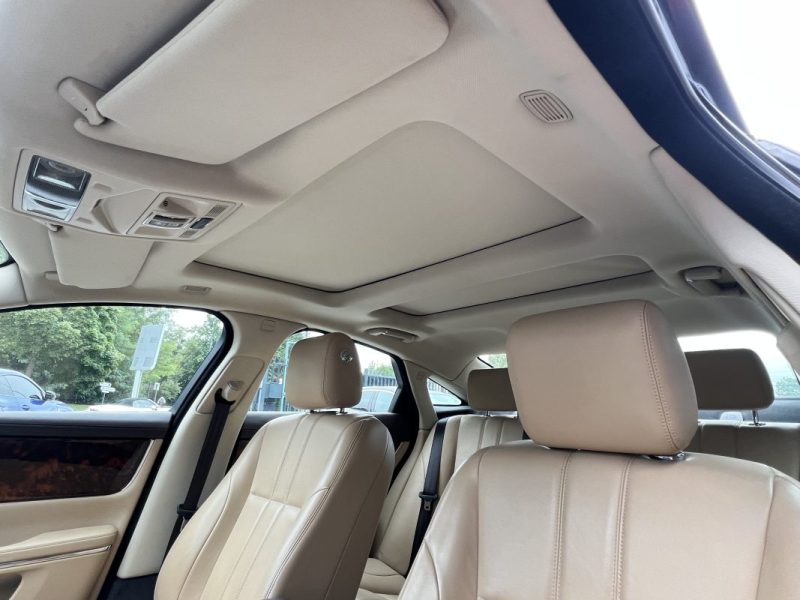 JAGUAR XJ 351 LUXE PREMIUM 3.0 V6 275 Cv BOITE AUTO CUIR TOIT OUVRANT 82 600 Kms - GARANTIE 1 AN