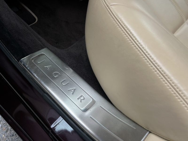 JAGUAR XJ 351 LUXE PREMIUM 3.0 V6 275 Cv BOITE AUTO CUIR TOIT OUVRANT 82 600 Kms - GARANTIE 1 AN