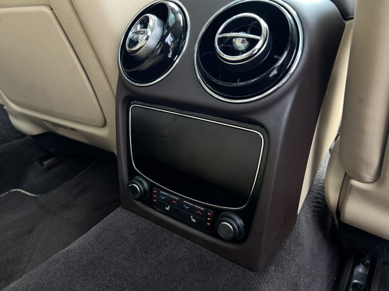 JAGUAR XJ 351 LUXE PREMIUM 3.0 V6 275 Cv BOITE AUTO CUIR TOIT OUVRANT 82 600 Kms - GARANTIE 1 AN