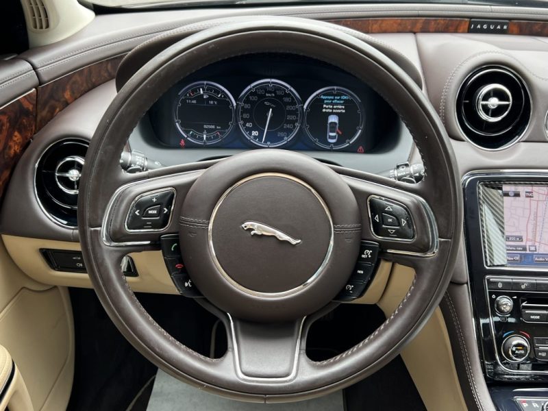 JAGUAR XJ 351 LUXE PREMIUM 3.0 V6 275 Cv BOITE AUTO CUIR TOIT OUVRANT 82 600 Kms - GARANTIE 1 AN