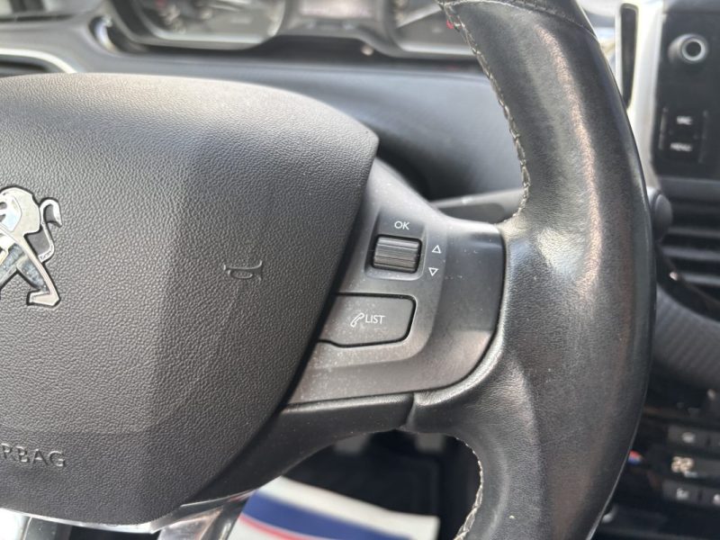 PEUGEOT 2081.2 PureTech 110ch GT Line APPLE CARPLAY / CAMERA DE RECUL