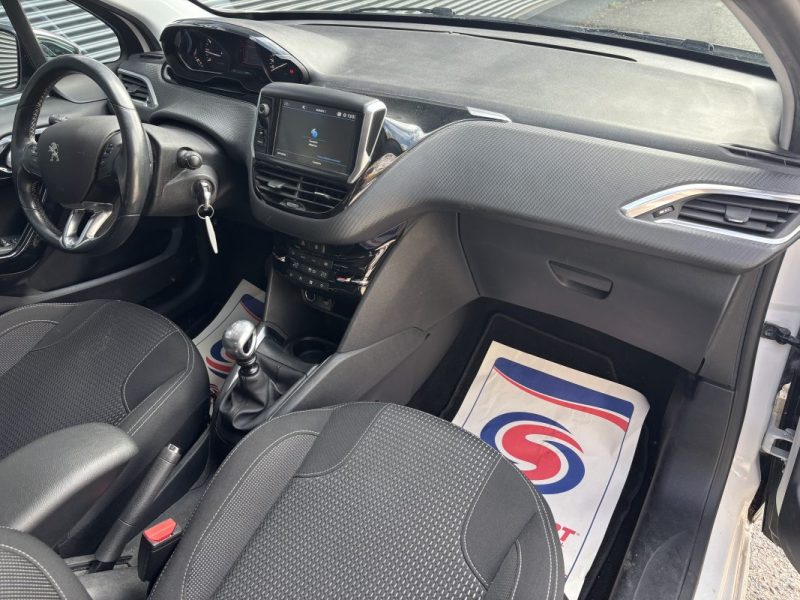 PEUGEOT 2081.2 PureTech 110ch GT Line APPLE CARPLAY / CAMERA DE RECUL