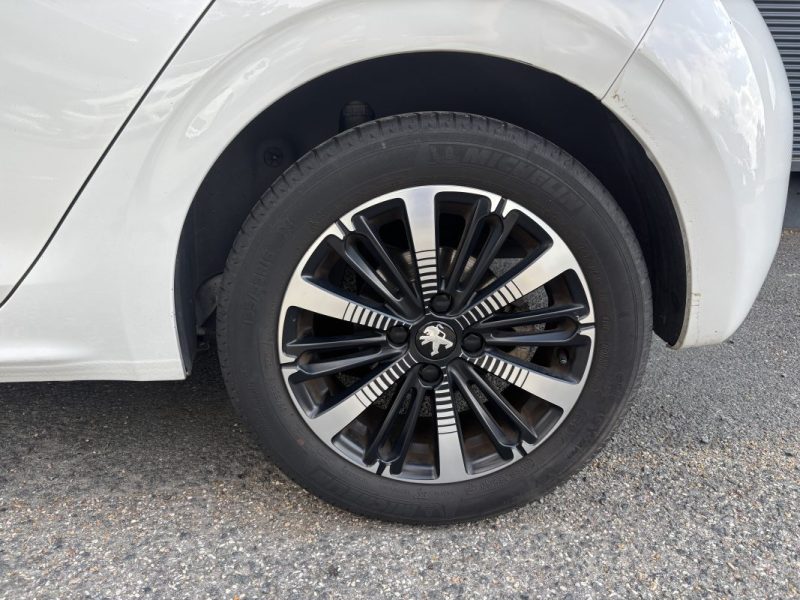 PEUGEOT 2081.2 PureTech 110ch GT Line APPLE CARPLAY / CAMERA DE RECUL