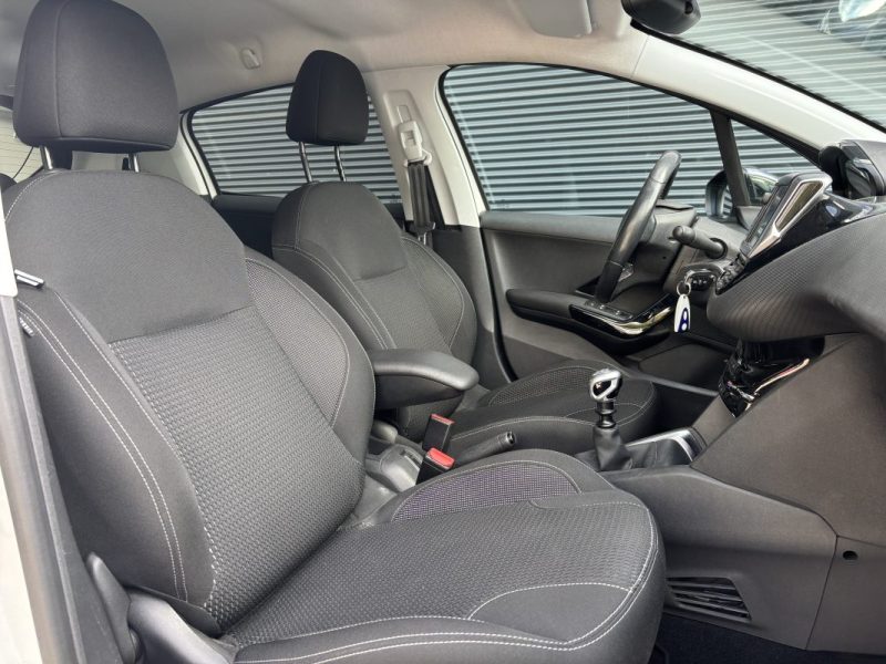PEUGEOT 2081.2 PureTech 110ch GT Line APPLE CARPLAY / CAMERA DE RECUL