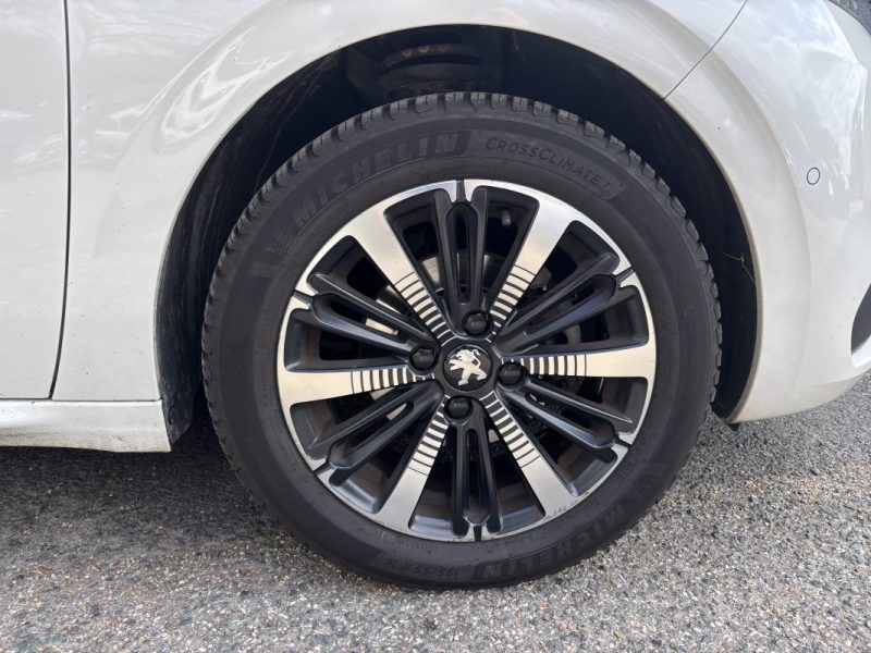 PEUGEOT 2081.2 PureTech 110ch GT Line APPLE CARPLAY / CAMERA DE RECUL