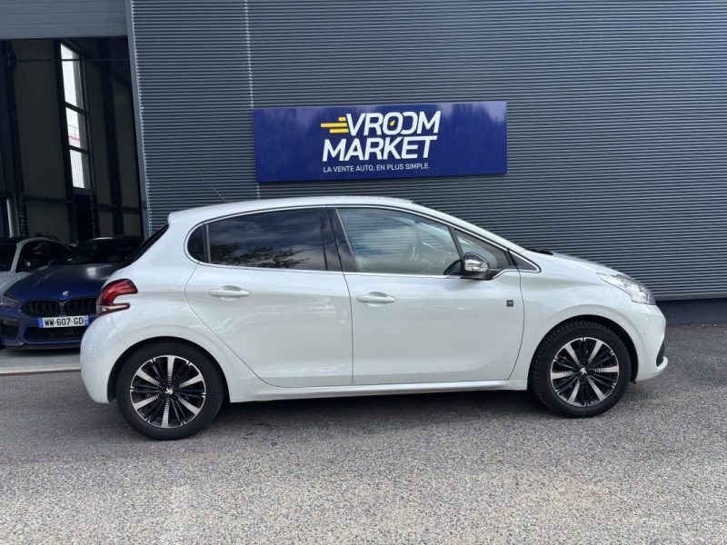 PEUGEOT 2081.2 PureTech 110ch GT Line APPLE CARPLAY / CAMERA DE RECUL