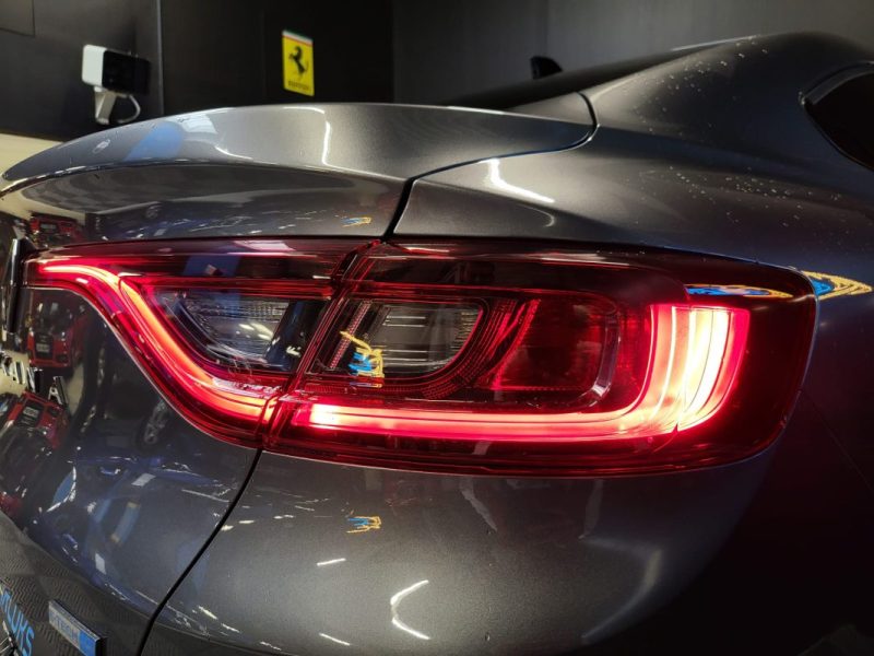 RENAULT ARKANA E-TECH 145ch RS LINE / CAMERA 360° + SIEGES ELECTRIQUE + VOLANT CHAUFFANT 