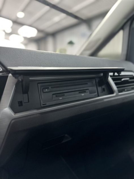 VOLKSWAGEN TOURAN 2017