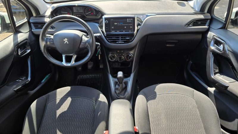 Peugeot 208 1.6 Blue-HDi 100ch, *Clim*, *Entretien exclusif Peugeot*, *Idéale jeune conducteur*