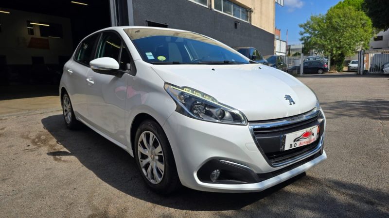 Peugeot 208 1.6 Blue-HDi 100ch, *Clim*, *Entretien exclusif Peugeot*, *Idéale jeune conducteur*