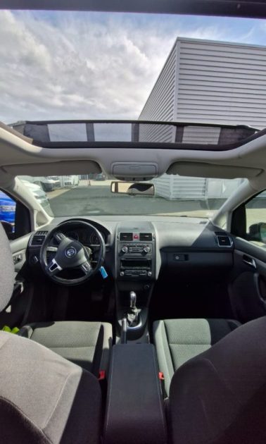 VOLKSWAGEN TOURAN 2012