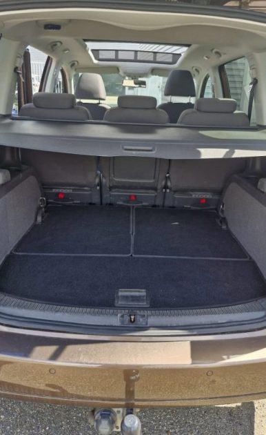 VOLKSWAGEN TOURAN 2012