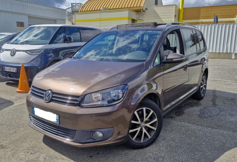 VOLKSWAGEN TOURAN 2012