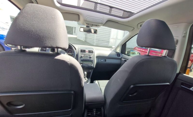 VOLKSWAGEN TOURAN 2012