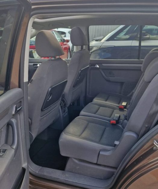 VOLKSWAGEN TOURAN 2012