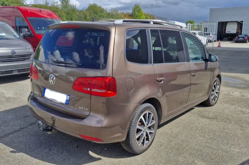 VOLKSWAGEN TOURAN 2012