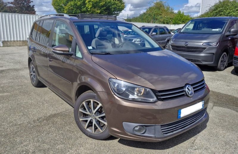 VOLKSWAGEN TOURAN 2012