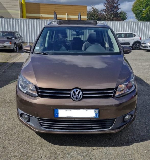 VOLKSWAGEN TOURAN 2012
