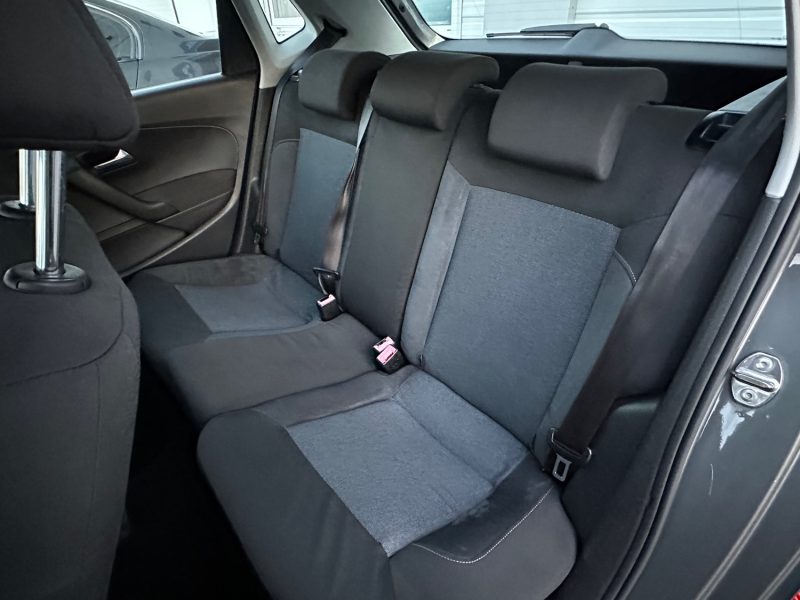 VOLKSWAGEN POLO 5 2011