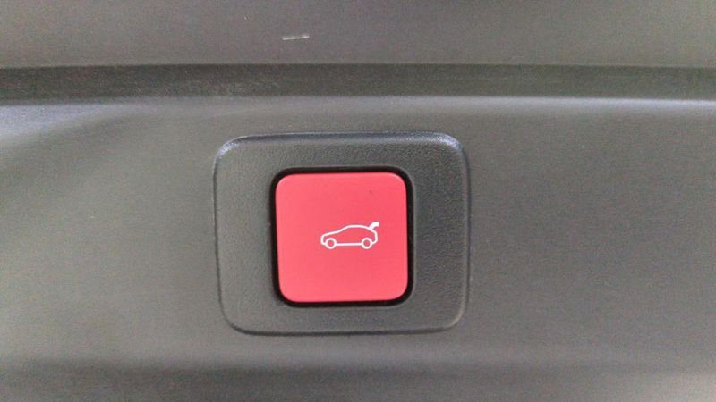 Peugeot 3008 nouveau Hybrid 145 e-dcs6 gt + toit pano + pack 360 vision & drive assist plus