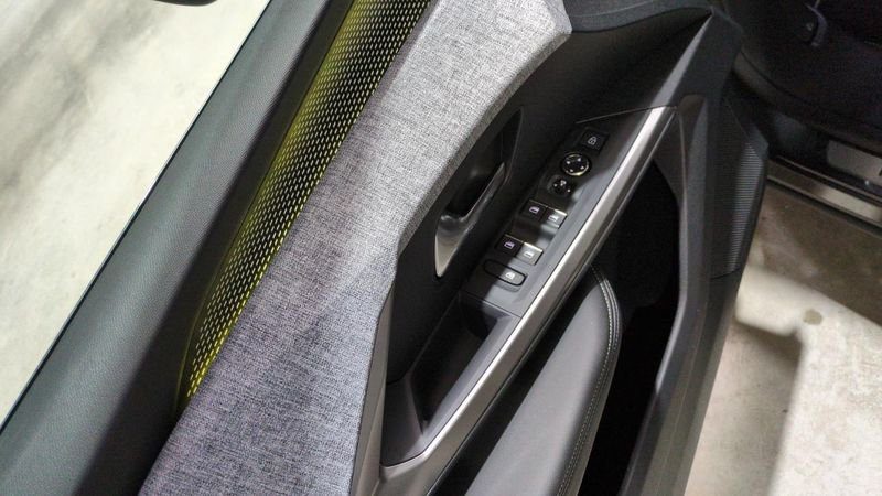 Peugeot 3008 nouveau Hybrid 145 e-dcs6 gt + toit pano + pack 360 vision & drive assist plus