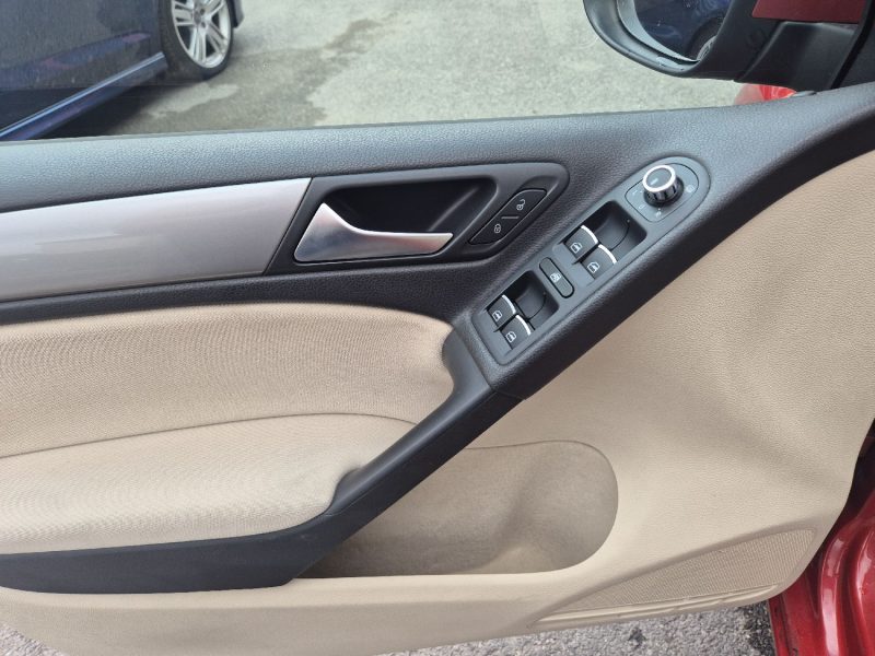 VOLKSWAGEN GOLF 1.6 TDI 105ch CARAT