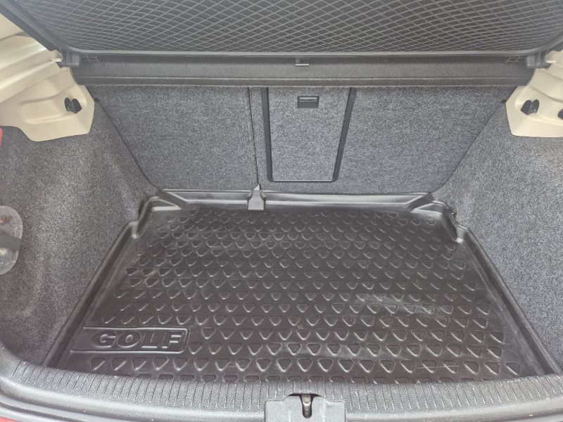 VOLKSWAGEN GOLF 1.6 TDI 105ch CARAT