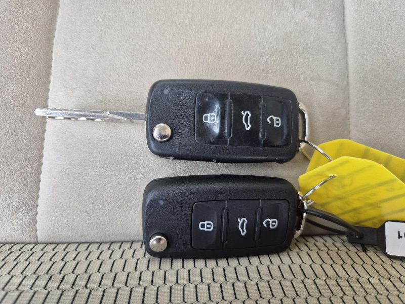 VOLKSWAGEN GOLF 1.6 TDI 105ch CARAT