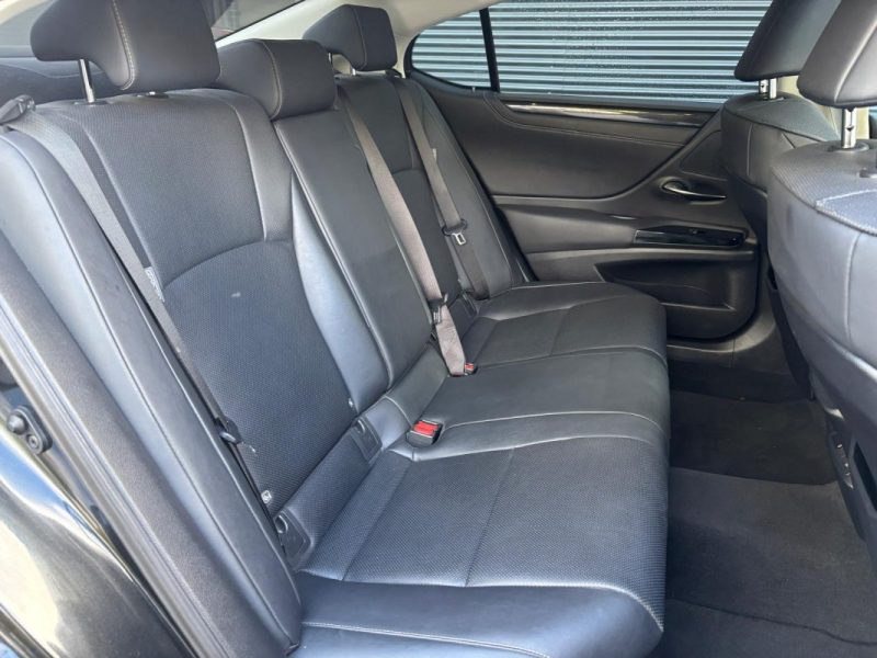 LEXUS ES 300h 2.5 VVT-i 16V 218 Hybrid E-CVT 178 cv Boîte auto