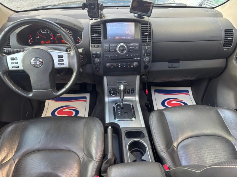 NISSAN NAVARA 3.0 DCI V6 Pickup double cabine 4WD 231 cv