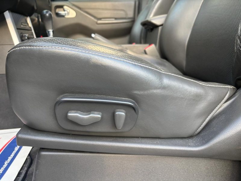 NISSAN NAVARA 3.0 DCI V6 Pickup double cabine 4WD 231 cv