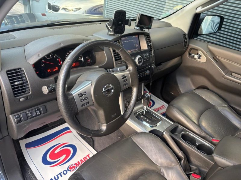 NISSAN NAVARA 3.0 DCI V6 Pickup double cabine 4WD 231 cv