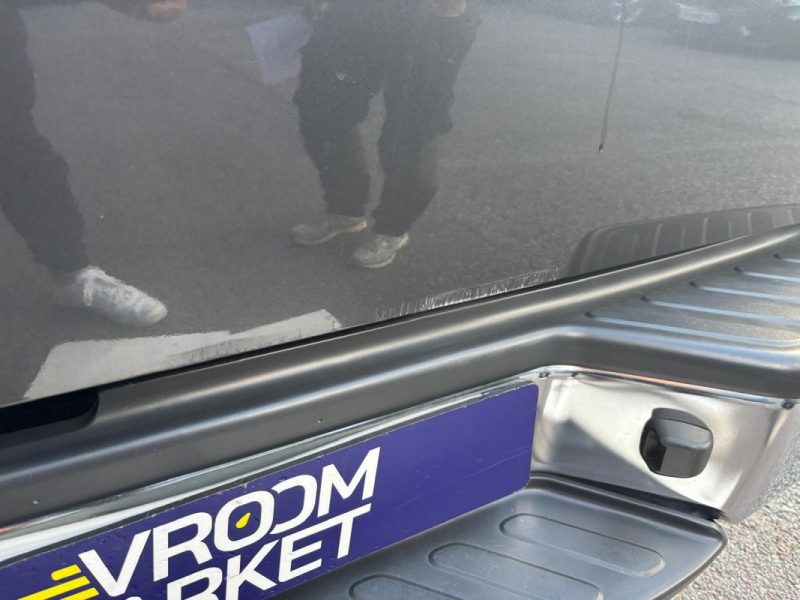 NISSAN NAVARA 3.0 DCI V6 Pickup double cabine 4WD 231 cv