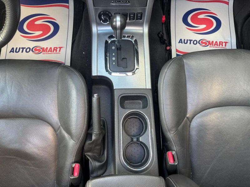 NISSAN NAVARA 3.0 DCI V6 Pickup double cabine 4WD 231 cv