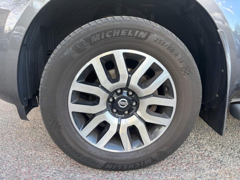 NISSAN NAVARA 3.0 DCI V6 Pickup double cabine 4WD 231 cv