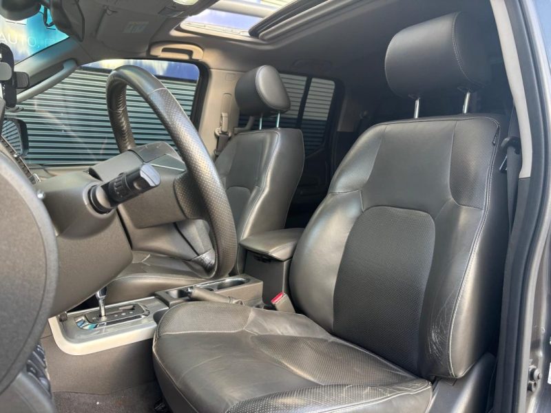 NISSAN NAVARA 3.0 DCI V6 Pickup double cabine 4WD 231 cv