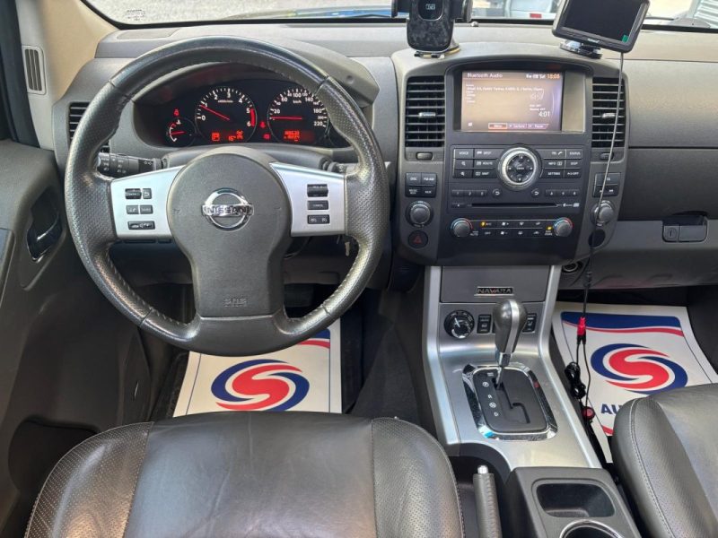 NISSAN NAVARA 3.0 DCI V6 Pickup double cabine 4WD 231 cv