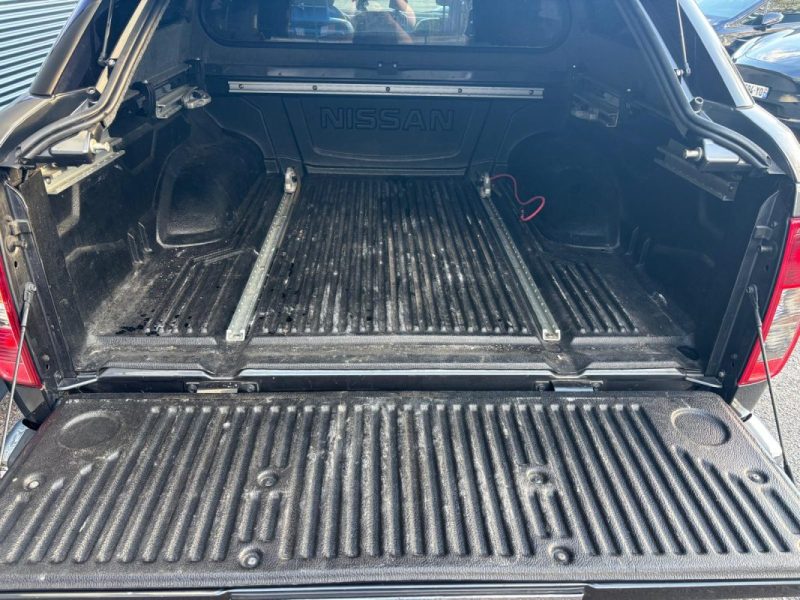 NISSAN NAVARA 3.0 DCI V6 Pickup double cabine 4WD 231 cv