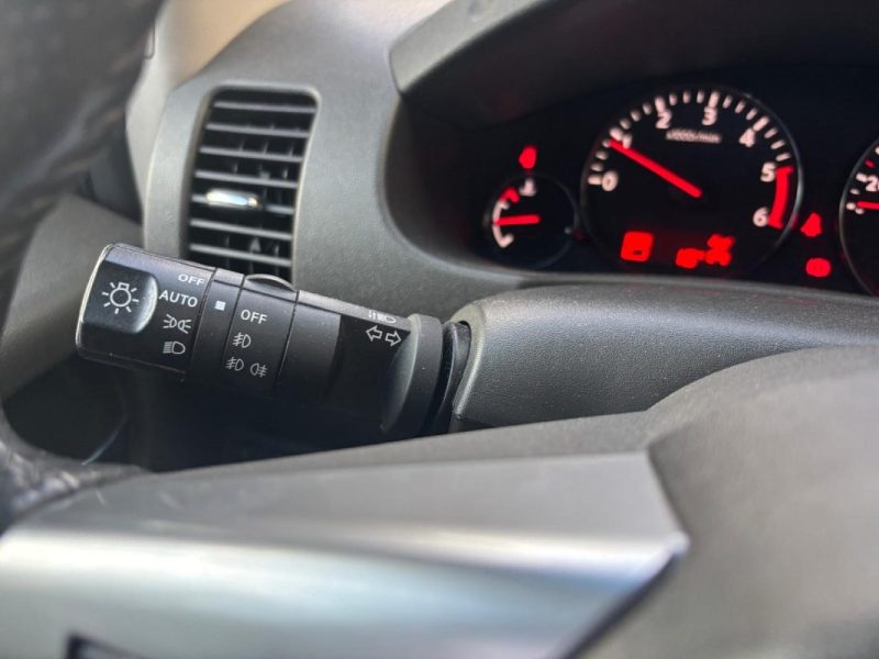 NISSAN NAVARA 3.0 DCI V6 Pickup double cabine 4WD 231 cv